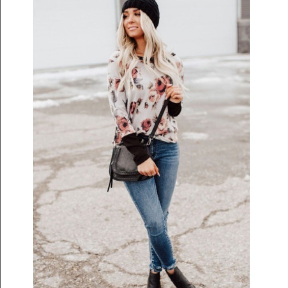Vintage Vibes Floral Top - Picture 1 of 3